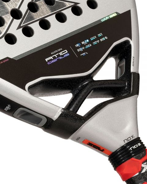 Pala Nox AT10 Genius 18K Agustín Tapia 2024