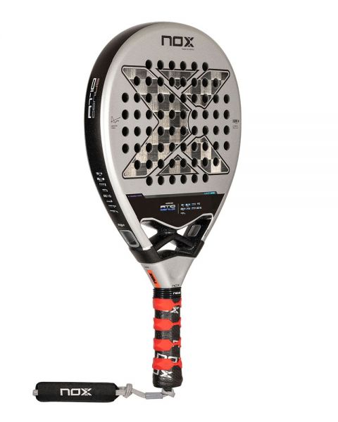 Pala Nox AT10 Genius 18K Agustín Tapia 2024