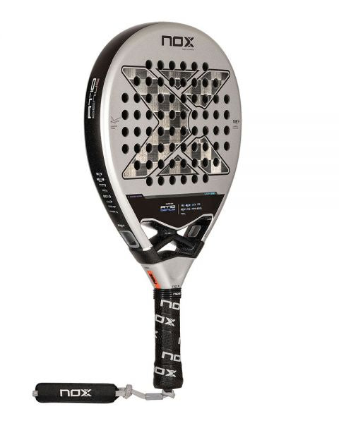 Pala Nox AT10 Genius 18K Agustín Tapia 2024