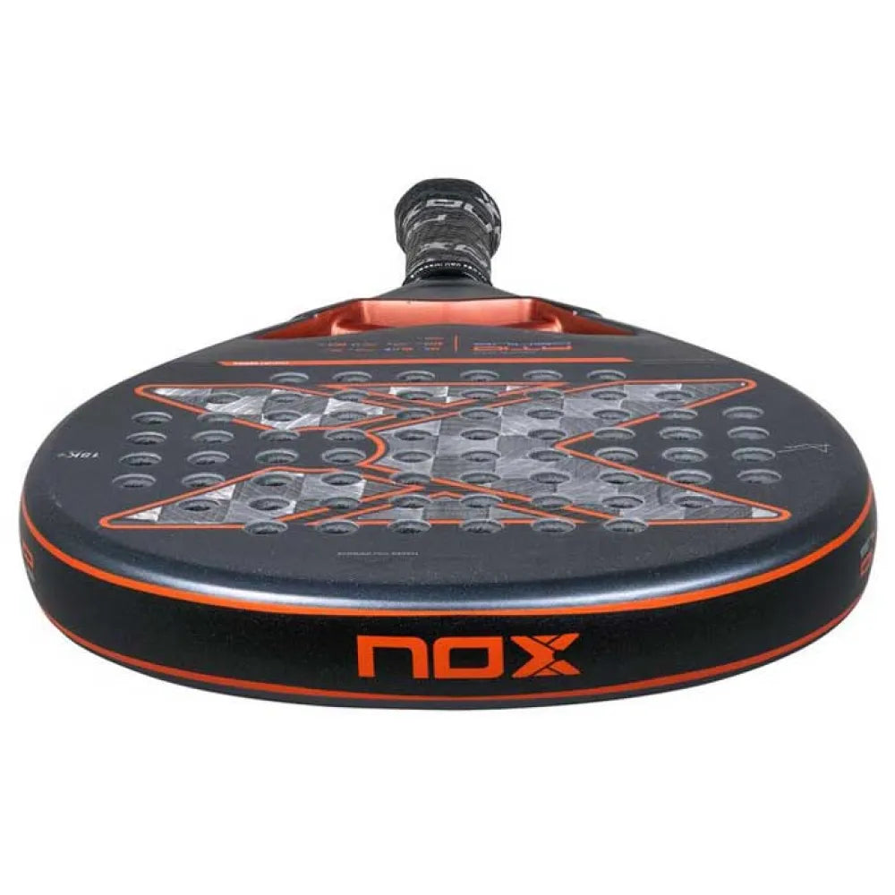 Pala Nox AT10 Genius 18K 2025 Agustín Tapia