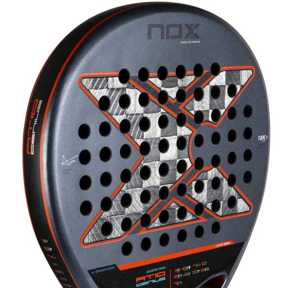 Pala Nox AT10 Genius 18K 2025 Agustín Tapia