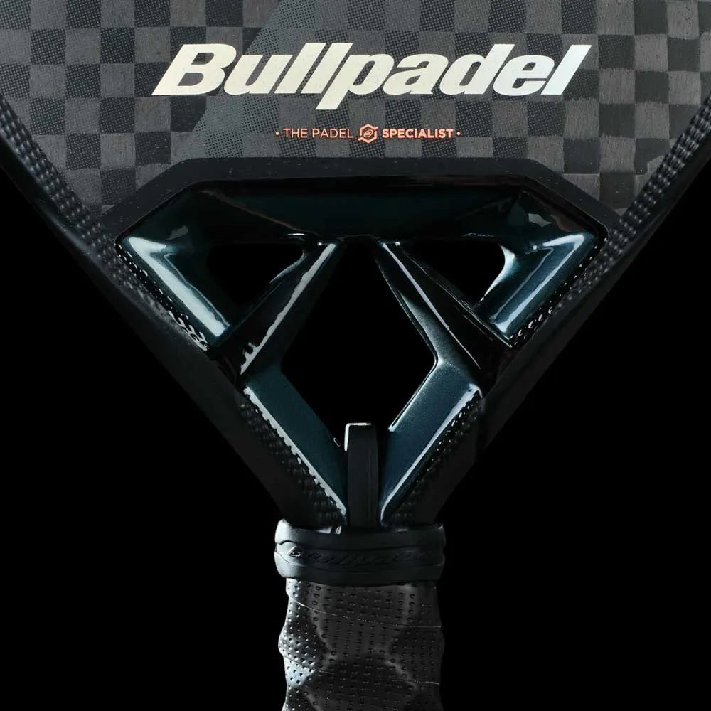 Pala Bullpadel Vertex 04 Hybrid 2025